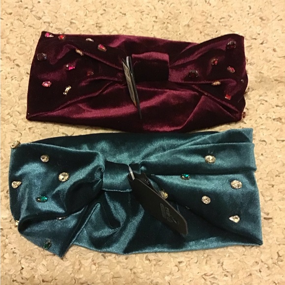 EVIE & EMMA SET OF 2 WOMENS NWT STUDDED JEWELED VELOUR HEADBANDS HOLIDAY HAIR - Picture 1 of 2